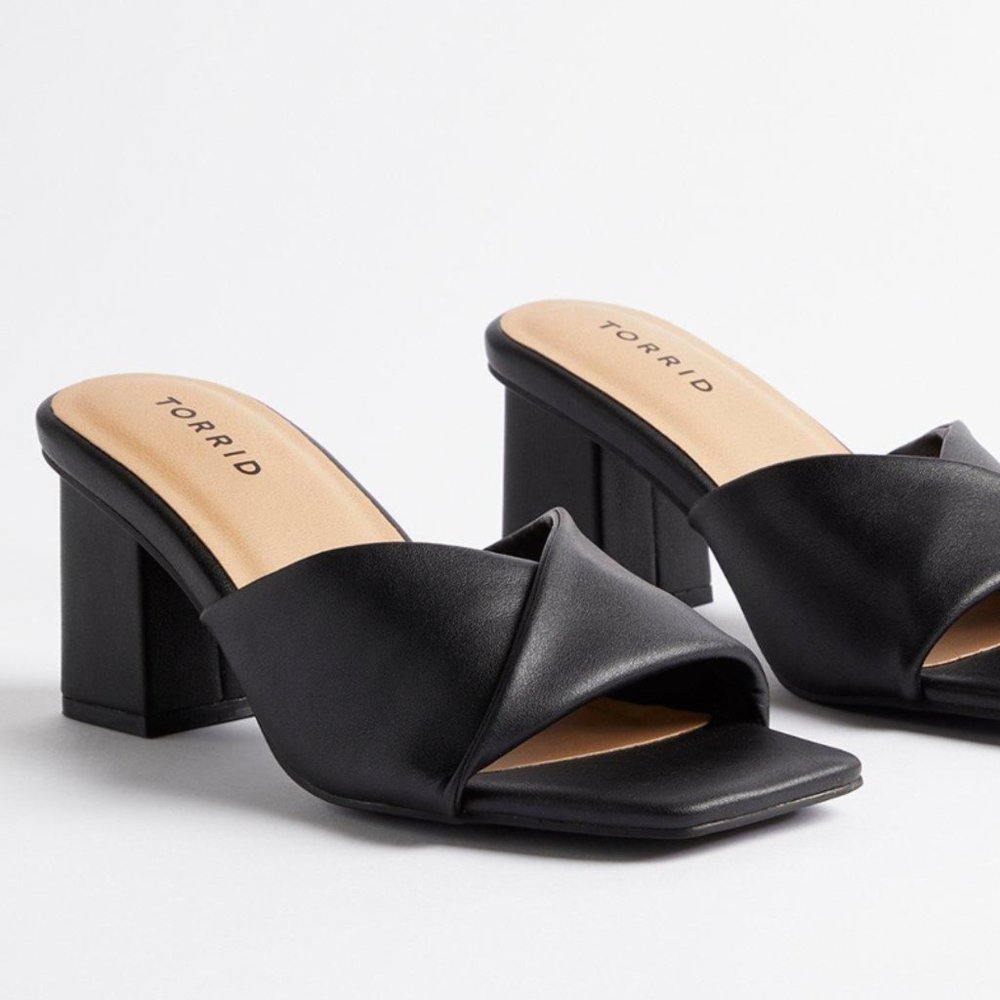 9.5 Black Twist Front Heeled Mule (WW)